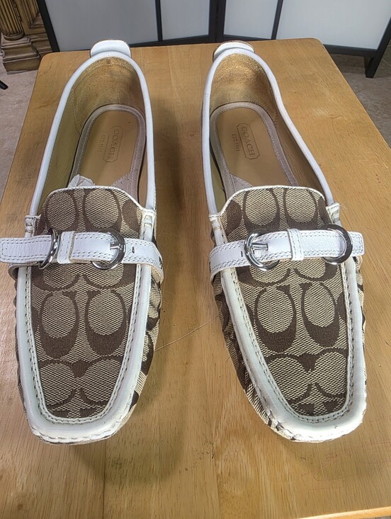 Coach Shoes - Classic Coach Women's Signature Jacquard Driving Loafers Khaki/White NEW Size 11
